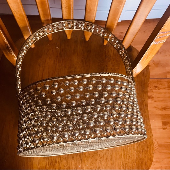Gold metal beaded basket. - Picture 6 of 8